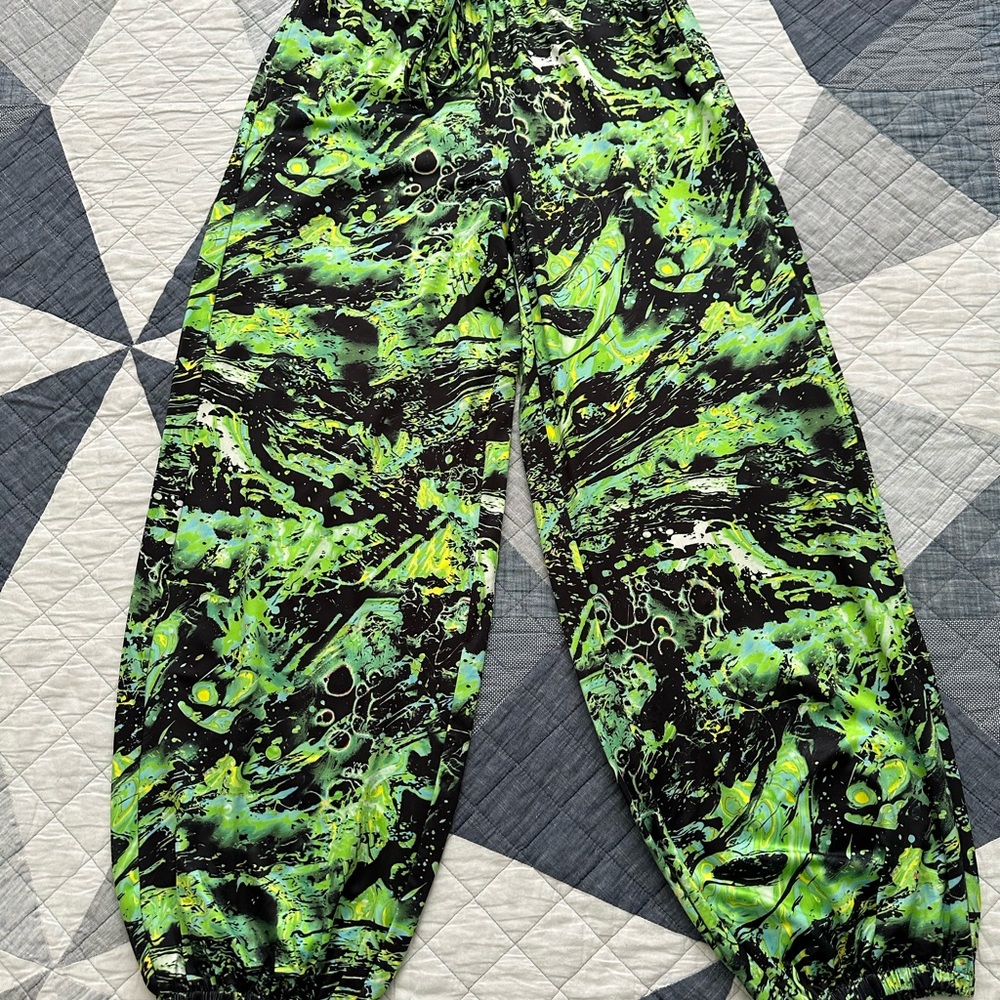 iHeartRaves Green and Black Patterned Joggers